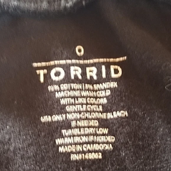 torrid Black Leggings with White and Beige Tie-Dye Hem - Picture 5 of 5